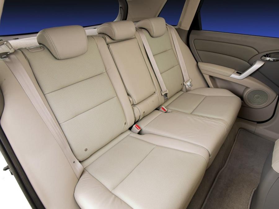 Интерьер Acura RDX (TB1) 2006 года  (фото 4 из 86)